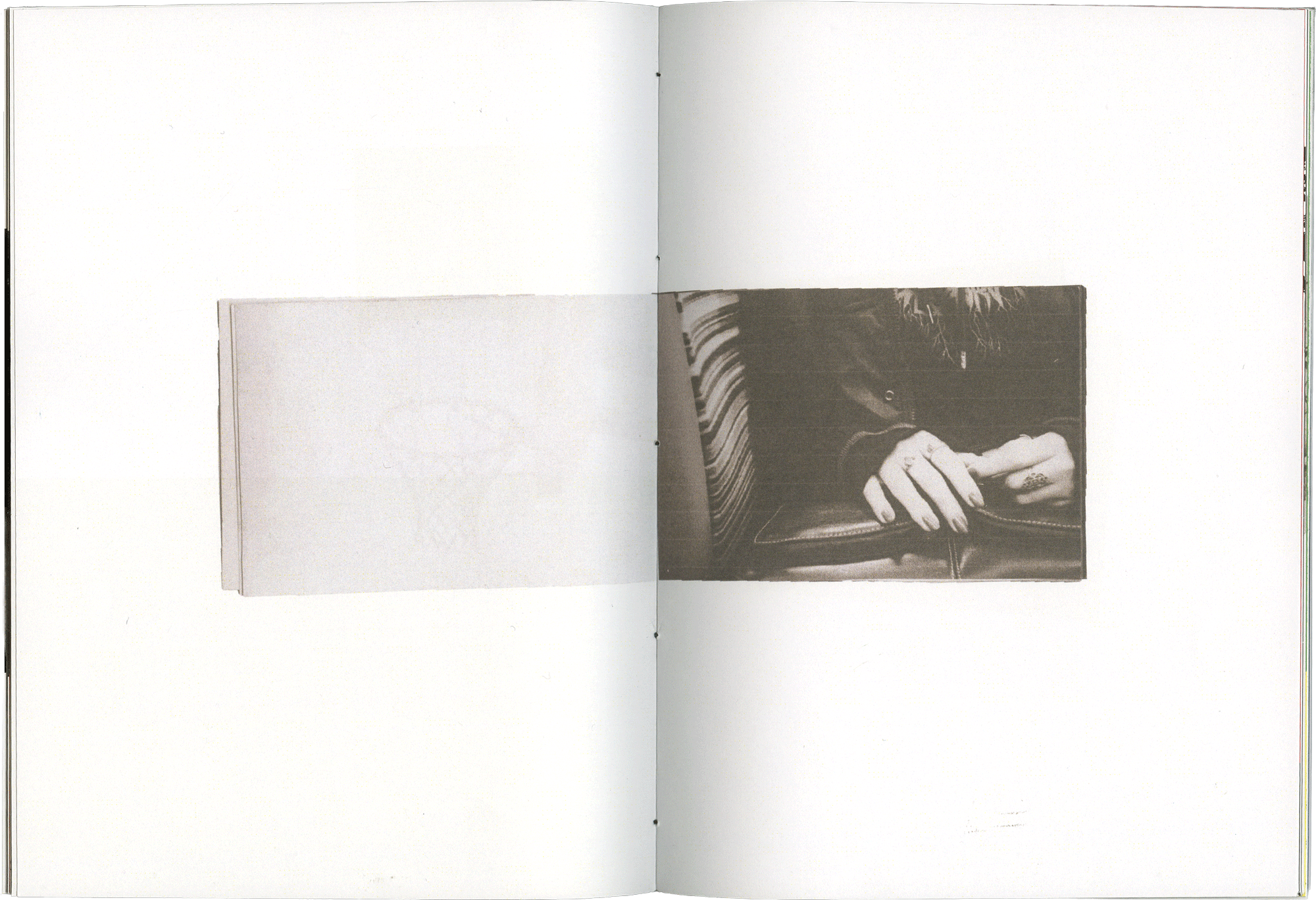 scan d'une double page de l'édition montrant un scan d'une double page d'un zine personnel